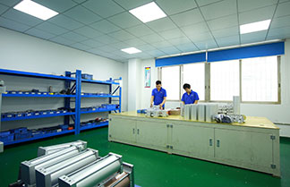 午夜精品视频观看增壓缸產品裝配室